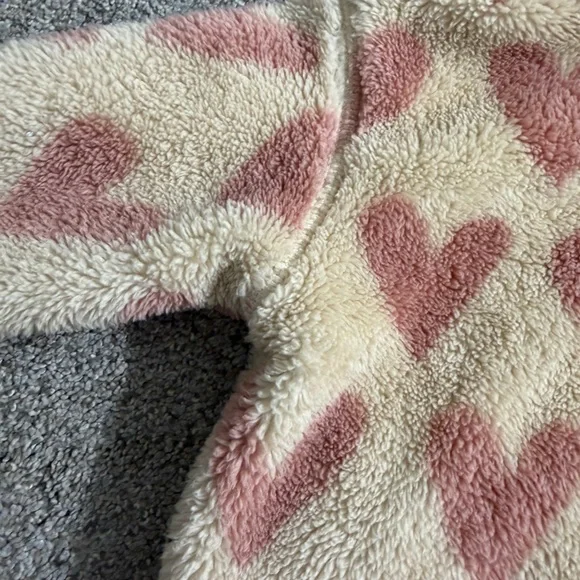 Hanna Andersson Print Recycled Marshmallow Fleece Jacket in Oat Hearts Size 2T - Picture 13 of 15